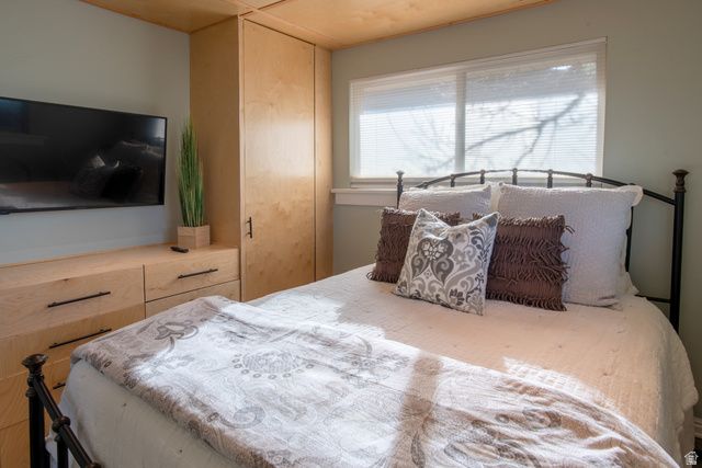 35 E REDONDO AVE, Salt Lake City, UT 84115