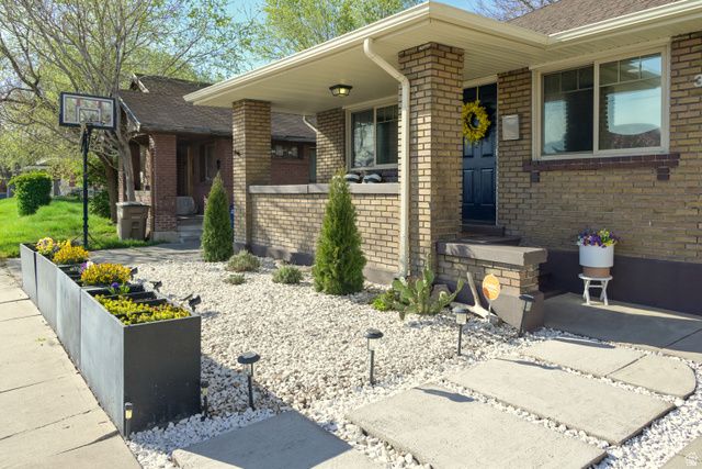 35 E REDONDO AVE, Salt Lake City, UT 84115