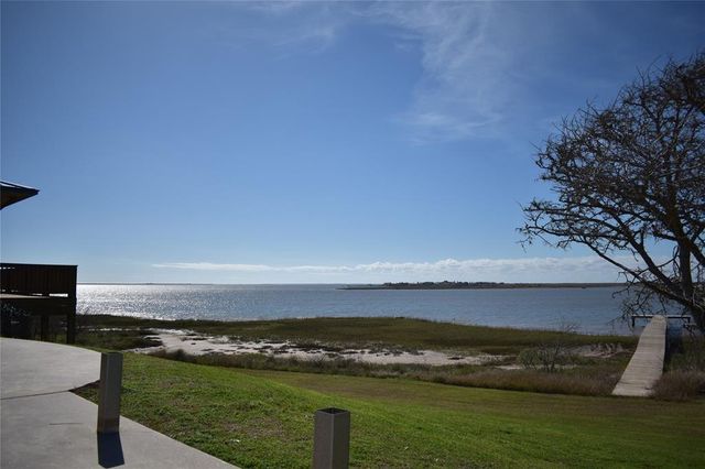 3011 Palm Coast Lane, Palacios, TX 77465