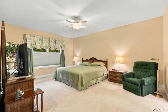 8088 Laurel Park Lane, Clarence, NY 14051