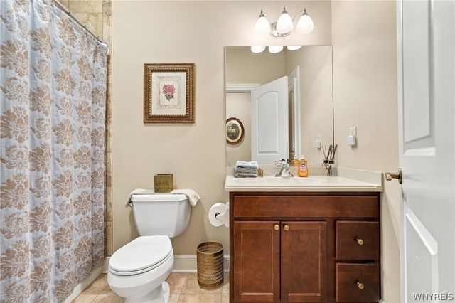 8088 Laurel Park Lane, Clarence, NY 14051