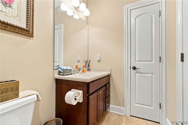 8088 Laurel Park Lane, Clarence, NY 14051