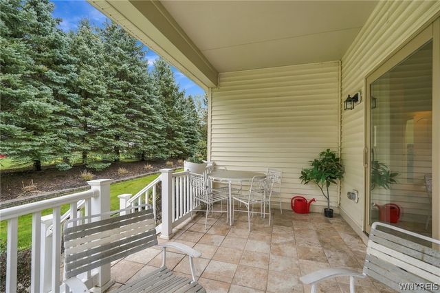 8088 Laurel Park Lane, Clarence, NY 14051