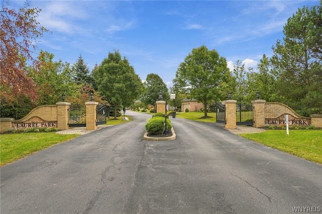 8088 Laurel Park Lane, Clarence, NY 14051