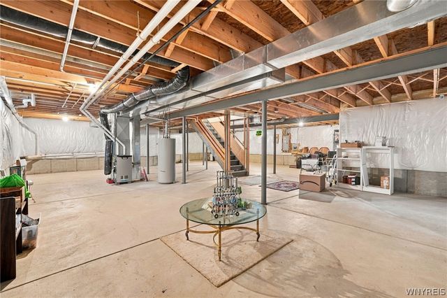 8088 Laurel Park Lane, Clarence, NY 14051