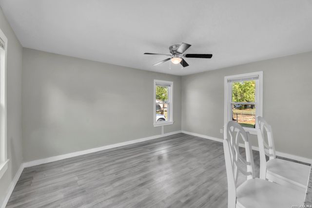 622 Gillette, San Antonio, TX 78221