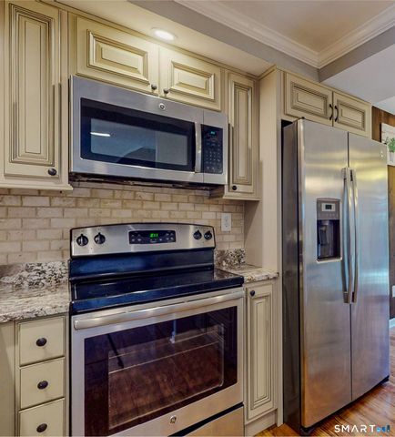54 Clubhouse Drive 54, Woodbury, CT 06798
