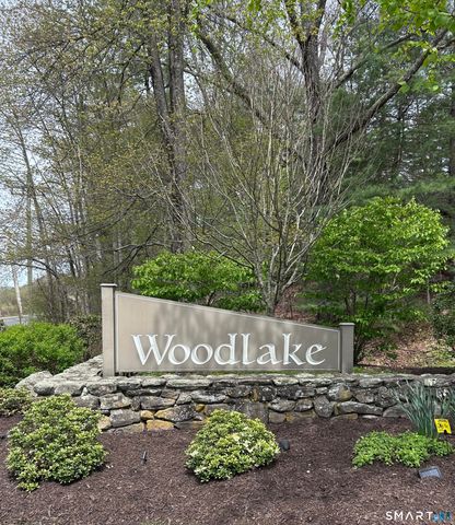 54 Clubhouse Drive 54, Woodbury, CT 06798
