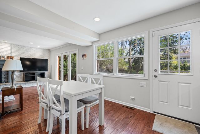 627 S Patton Avenue, Arlington Heights, IL 60005
