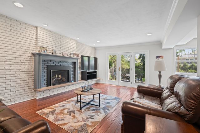 627 S Patton Avenue, Arlington Heights, IL 60005
