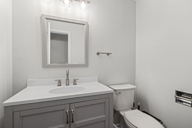 627 S Patton Avenue, Arlington Heights, IL 60005