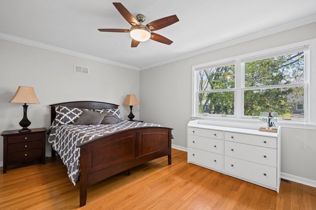 627 S Patton Avenue, Arlington Heights, IL 60005
