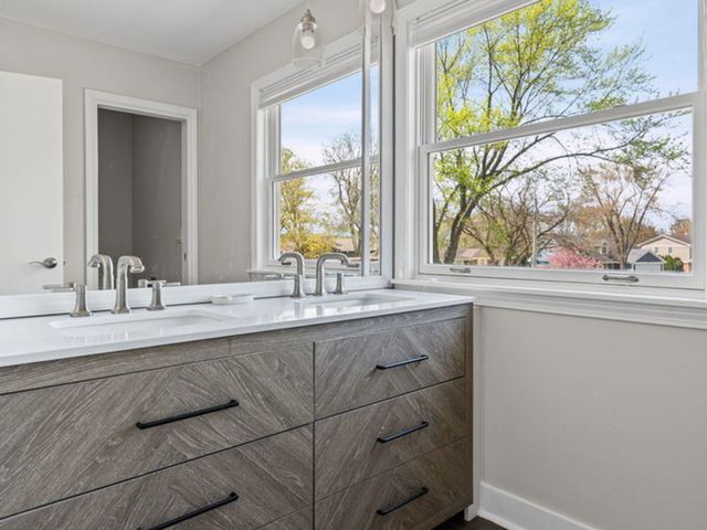 627 S Patton Avenue, Arlington Heights, IL 60005