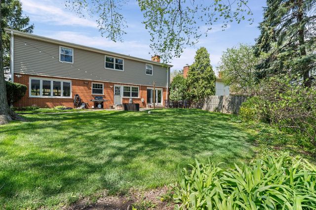 627 S Patton Avenue, Arlington Heights, IL 60005