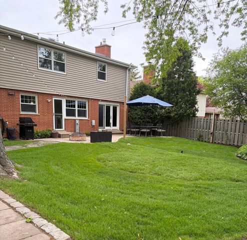 627 S Patton Avenue, Arlington Heights, IL 60005