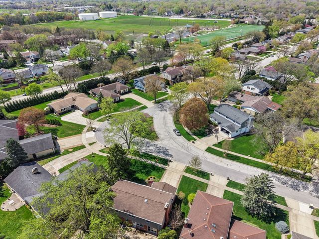 627 S Patton Avenue, Arlington Heights, IL 60005