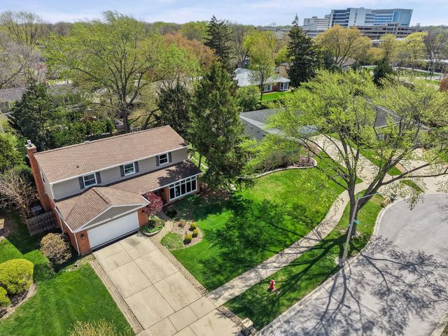 627 S Patton Avenue, Arlington Heights, IL 60005