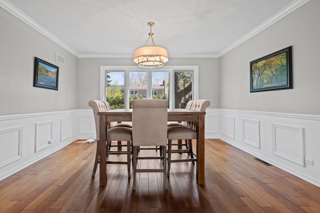 627 S Patton Avenue, Arlington Heights, IL 60005
