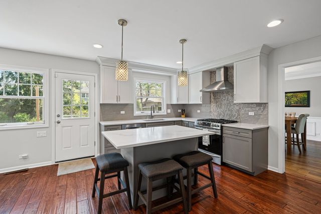 627 S Patton Avenue, Arlington Heights, IL 60005