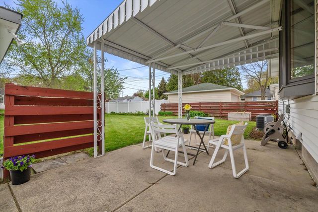 2921 Winthrop AVENUE, Racine, WI 53403