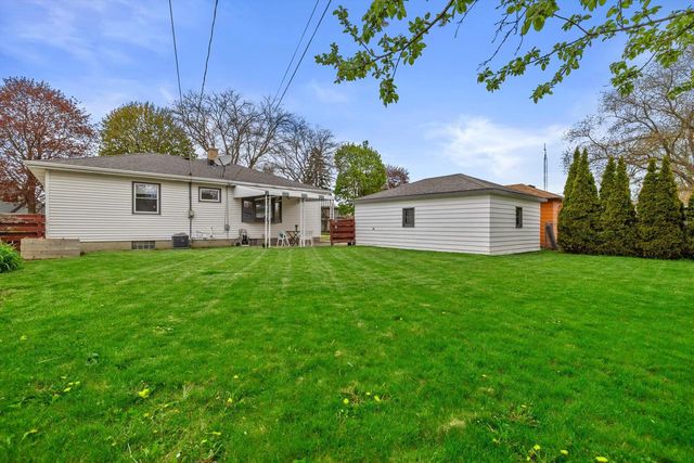 2921 Winthrop AVENUE, Racine, WI 53403