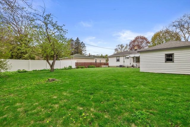 2921 Winthrop AVENUE, Racine, WI 53403