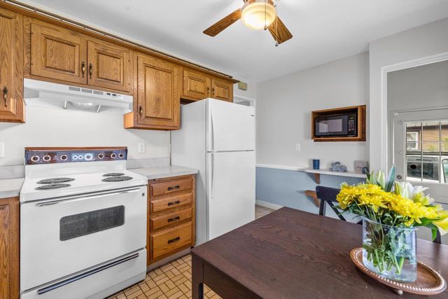 2921 Winthrop AVENUE, Racine, WI 53403