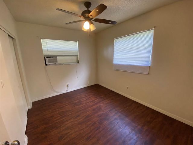 7906 Suncoast DR, North Fort Myers, FL 33917