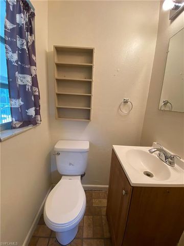 7906 Suncoast DR, North Fort Myers, FL 33917