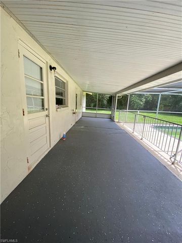 7906 Suncoast DR, North Fort Myers, FL 33917