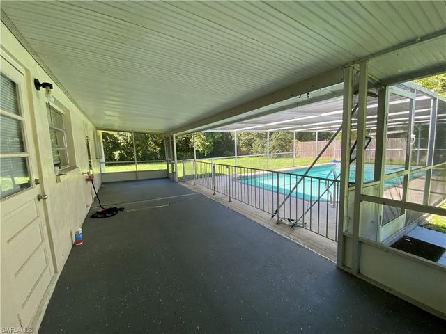 7906 Suncoast DR, North Fort Myers, FL 33917