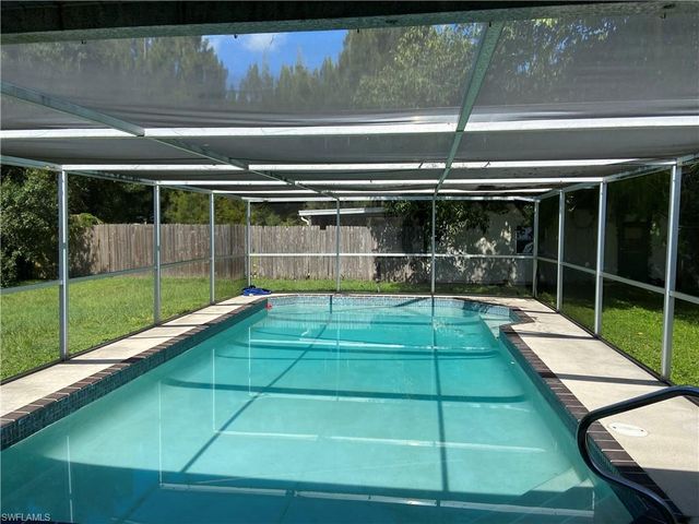 7906 Suncoast DR, North Fort Myers, FL 33917