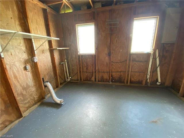7906 Suncoast DR, North Fort Myers, FL 33917