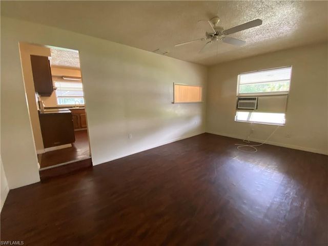 7906 Suncoast DR, North Fort Myers, FL 33917