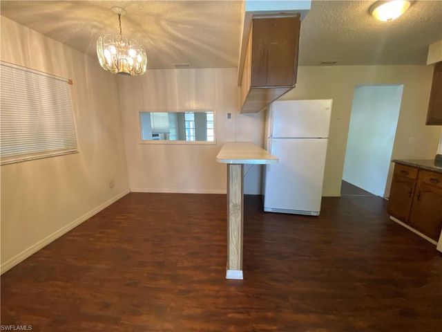 7906 Suncoast DR, North Fort Myers, FL 33917