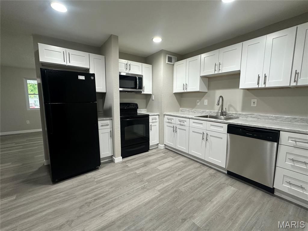Image 7 of property listing at 1438 Plaza Place, Wentzville, MO 63385