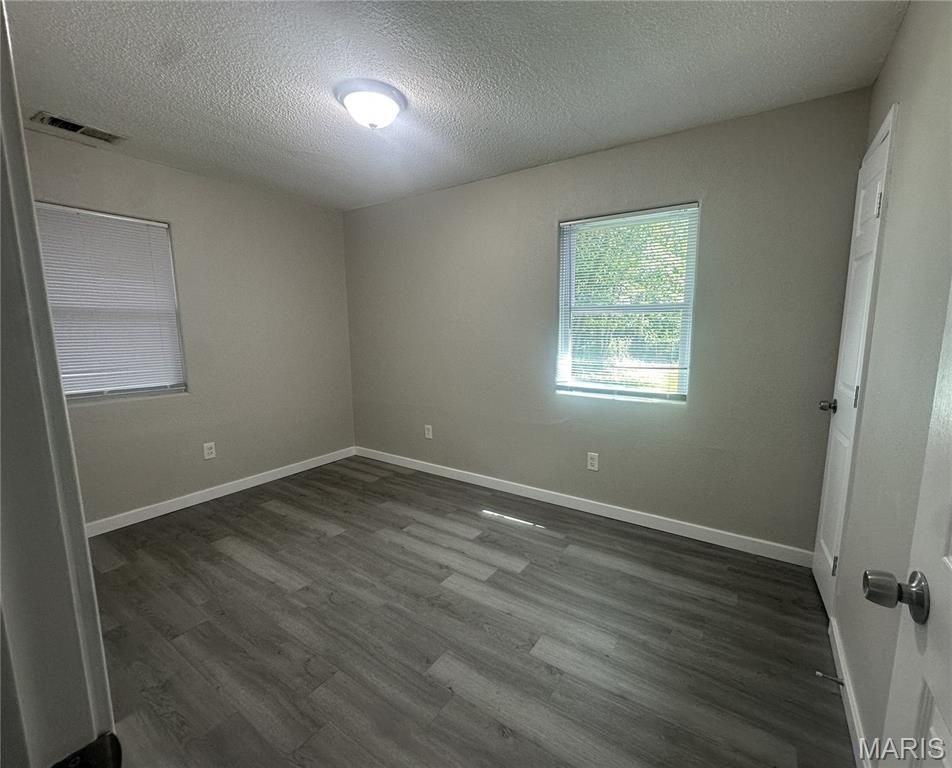 Image 10 of property listing at 1438 Plaza Place, Wentzville, MO 63385