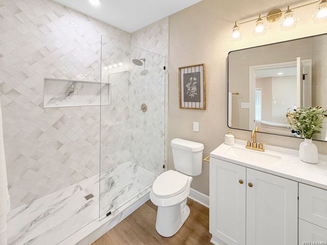 403 E Vista Ridge, San Antonio, TX 78260