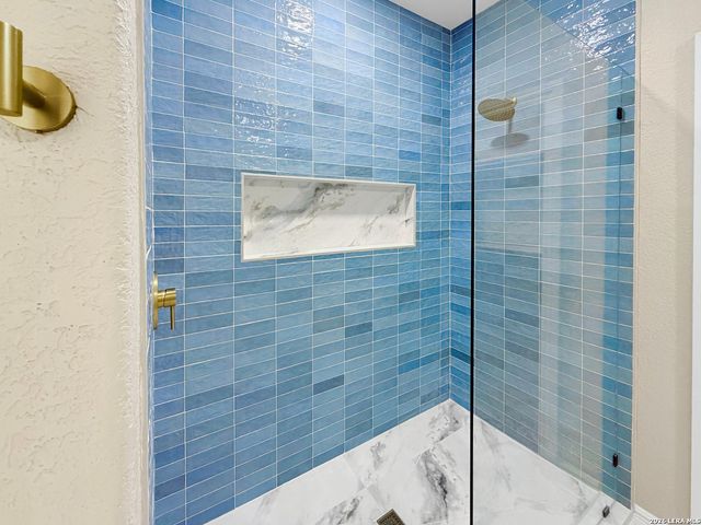 403 E Vista Ridge, San Antonio, TX 78260