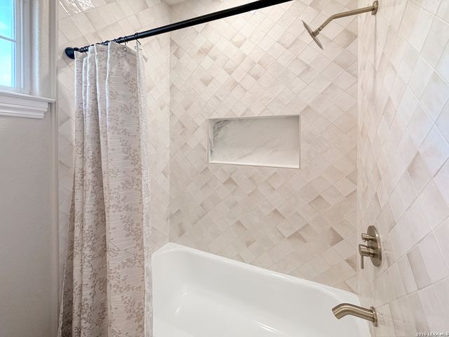 403 E Vista Ridge, San Antonio, TX 78260