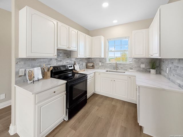 403 E Vista Ridge, San Antonio, TX 78260