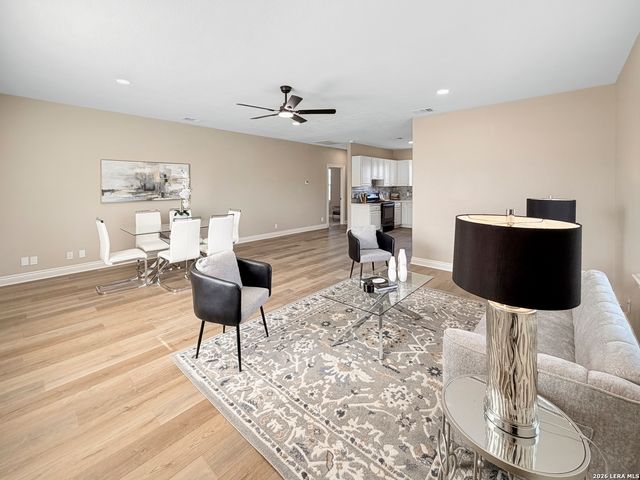 403 E Vista Ridge, San Antonio, TX 78260