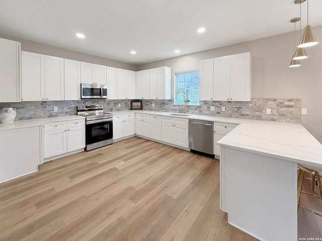 403 E Vista Ridge, San Antonio, TX 78260