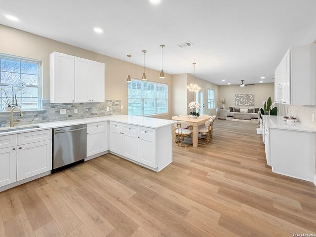 403 E Vista Ridge, San Antonio, TX 78260