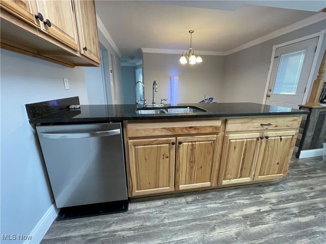 8428 Ridge Road, North Royalton, OH 44133