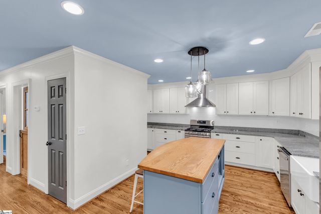 37 Arbutus Trail, Greenville, SC 29607