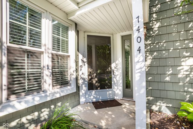 7404 Harbour Isle, Indianapolis, IN 46240