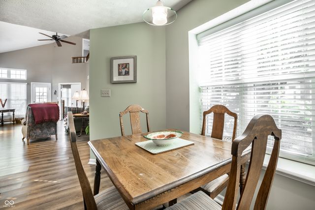 7404 Harbour Isle, Indianapolis, IN 46240
