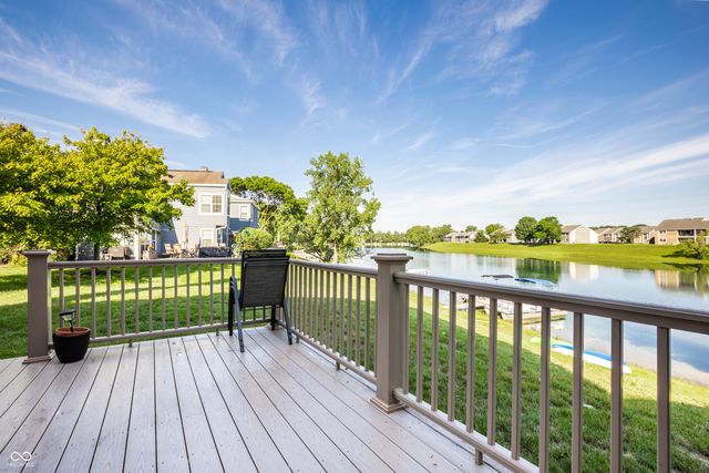 7404 Harbour Isle, Indianapolis, IN 46240