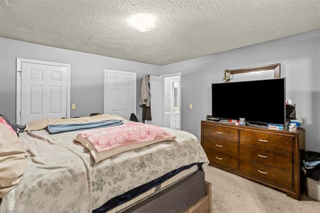 245 Olde Vineyard Court, Winston-salem, NC 27104